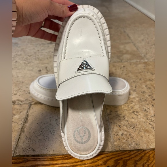 Wishbone ( by Browns) size 8 White leather Mules - Picture 2 of 4
